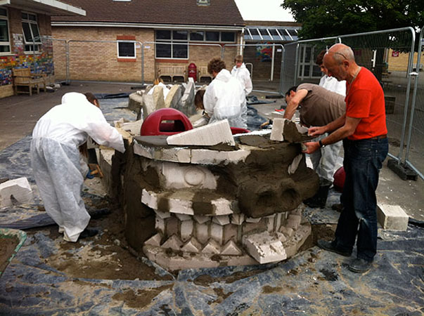 Katharine Lady Berkeley's School Dragon/>
                <img u=